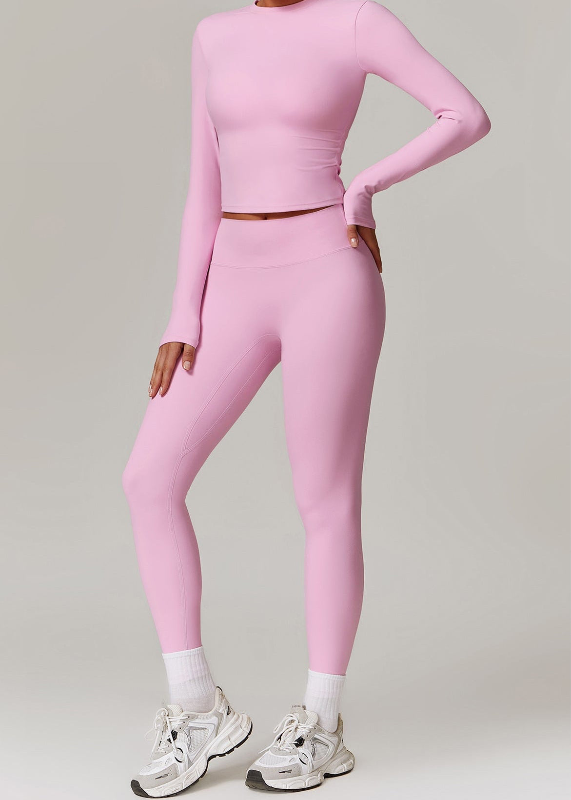 Ensemble Harmony de Little Melon avec tenues coordonnées pour bébé, en tissu doux et coloré pour le confort.