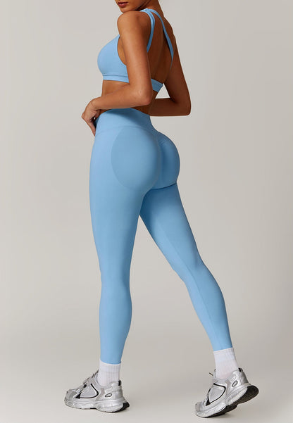 Ensemble de soutien-gorge sans couture Little Melon, confortable et élégant, vue de face avec détails du tissu et des bretelles.