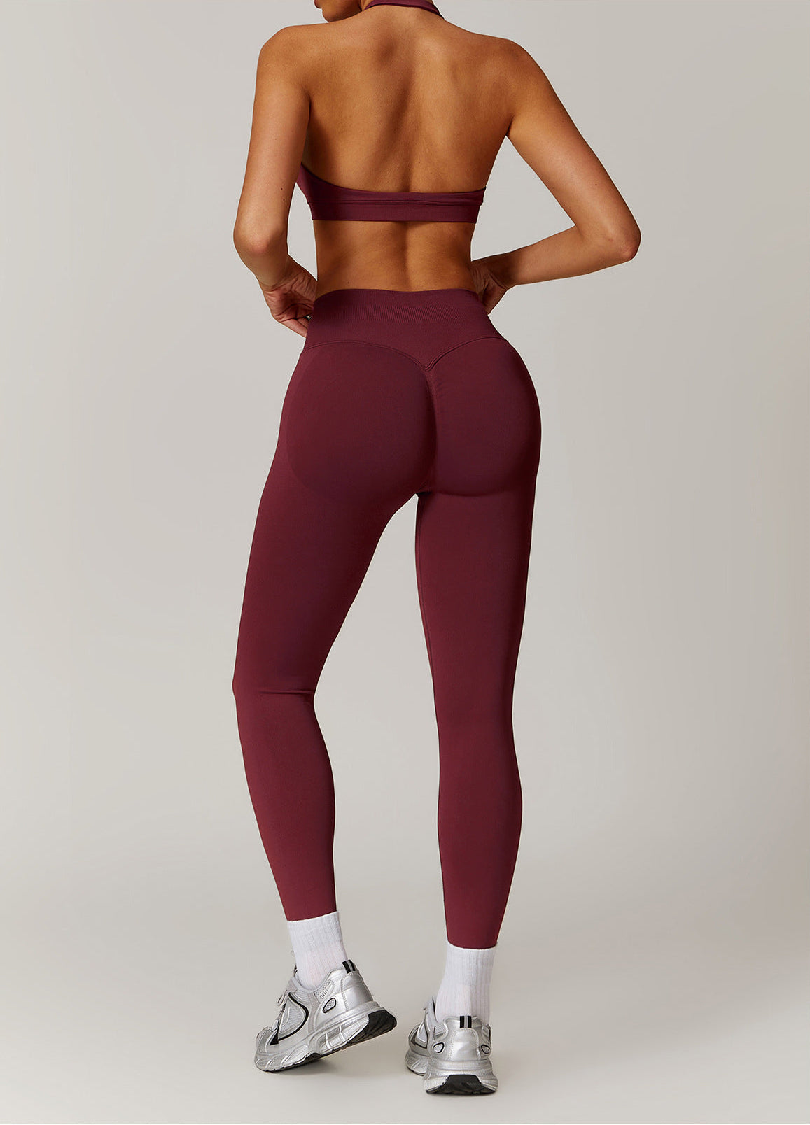 Soutien-gorge sans couture Little Melon, ensemble de lingerie confortable, en tissu doux et ajusté, vue de face.