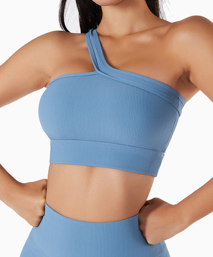 Soutien-gorge latéral Lovely Lines de Little Melon avec design élégant et détails délicats, vue de face.